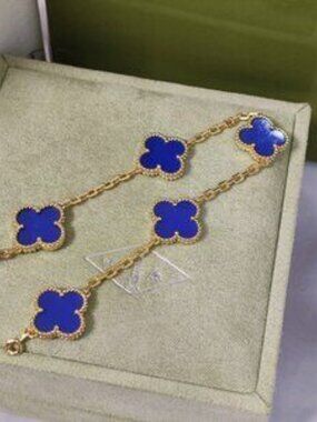 Stunning Lapis Motif Bracelet in 18k Gold by Van Cleef & Arpels
